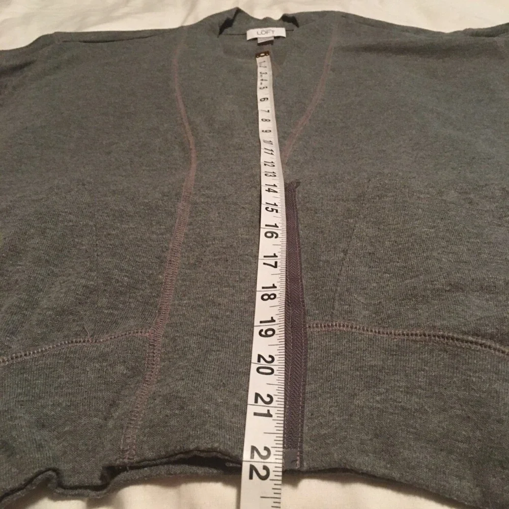 ✨️3 For $20✨️ Loft sweatshirt Women XS gray zip cardigan Oversized Preppy Retro - Picture 7 of 7